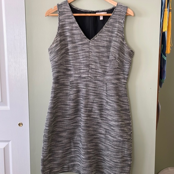 Banana Republic Dresses & Skirts - Banana Republic Sleeveless Shift Dress